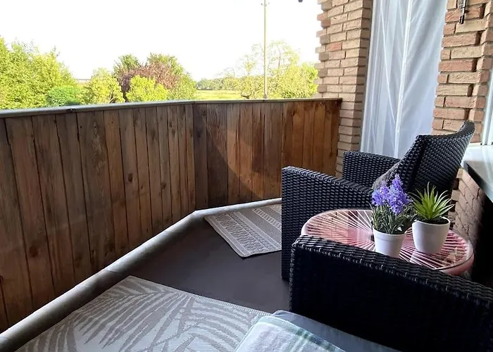 Live Joy- 3 דירה